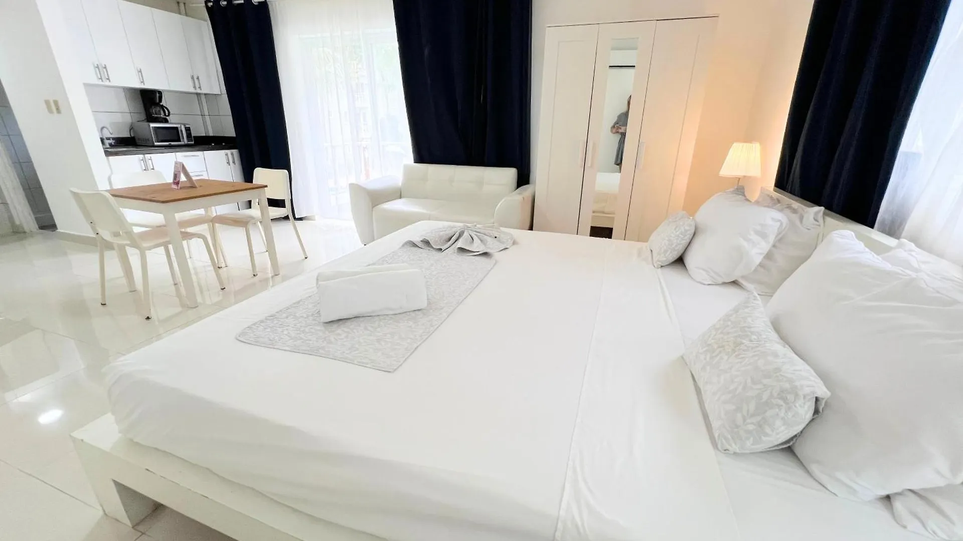 Caraibo Studios Beach Club & Pool Punta Cana